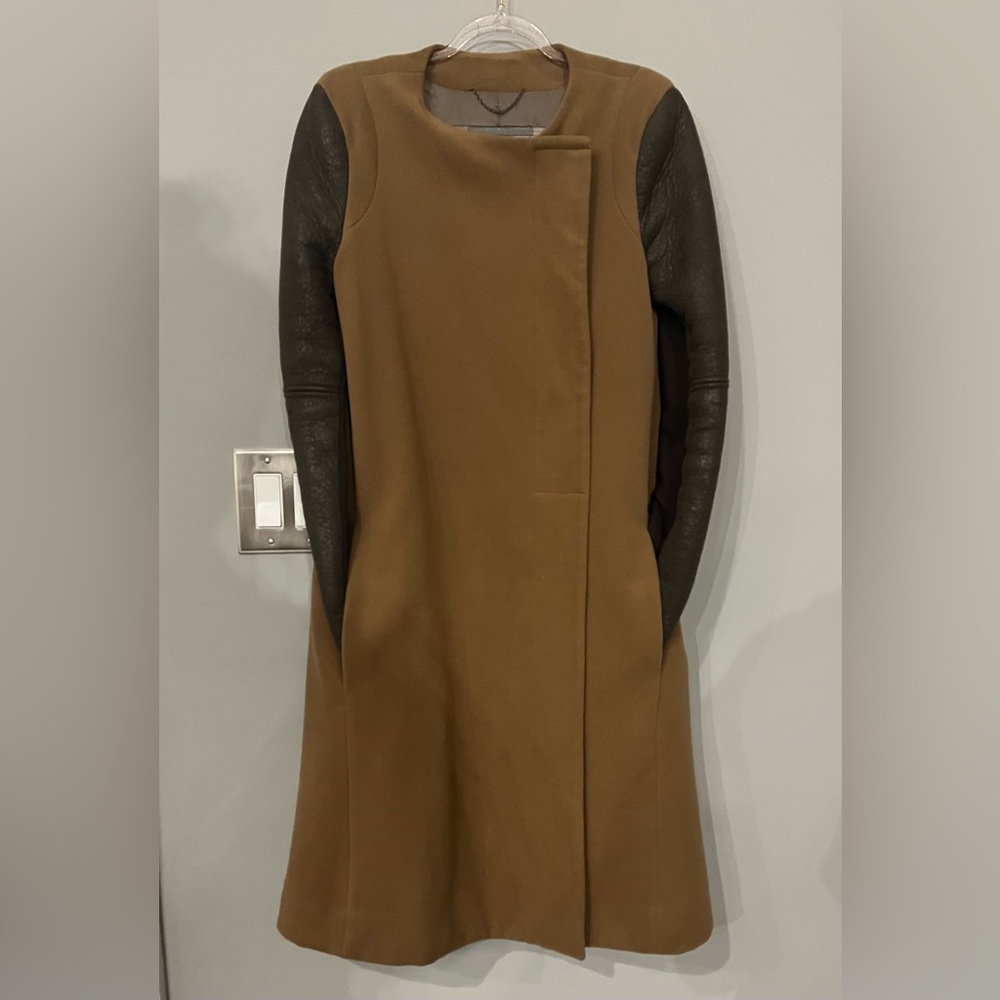 BCBG MAXAZRIA COLORBLOCK GENOVA COAT IN DARK CAMEL